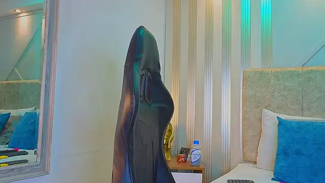 Tayra Pradit online show from May 31, 5:42 pm
