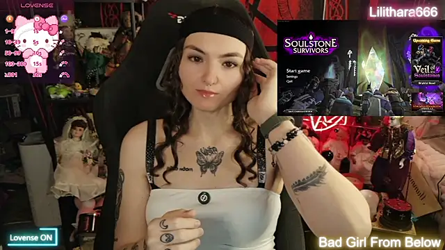 Snapshot of BrandiWRLD_999 chatting on April 19, 6:10 pm BrandiWRLD 999 online show from April 19, 6:10 pm