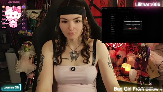 Snapshot of BrandiWRLD_999 chatting on April 28, 4:56 pm BrandiWRLD 999 online show from April 28, 4:56 pm