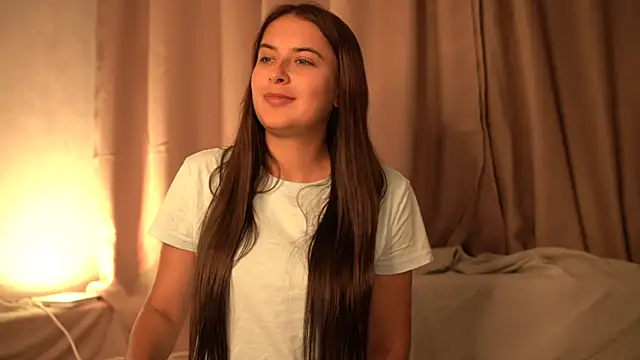 Snapshot of elisa_moon chatting on September 26, 4:11 pm elisa moon online show from September 26, 4:11 pm