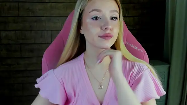 MilanaBalmain online show from March 2, 4:25 am