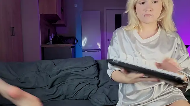 Gregory Byyrd online show from October 18, 9:04 pm