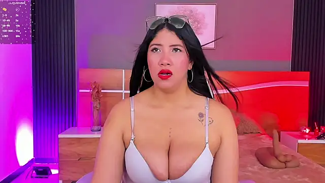 Snapshot of estrella_bigboobs14 chatting on July 28, 3:02 am estrella bigboobs14 online show from July 28, 3:02 am