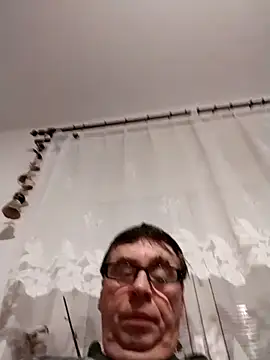 Snapshot of Lisak951 chatting on February 6, 5:56 am Lisak951 online show from February 6, 5:56 am