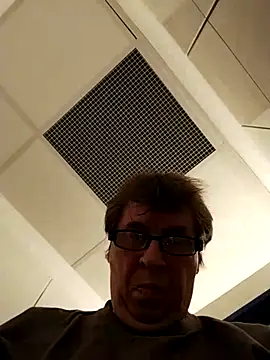 Snapshot of Lisak951 chatting on April 22, 11:23 am Lisak951 online show from April 22, 11:23 am
