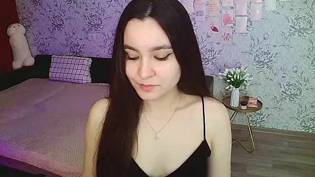 Snapshot of annie_shine chatting on December 8, 6:33 am annie shine online show from December 8, 6:33 am