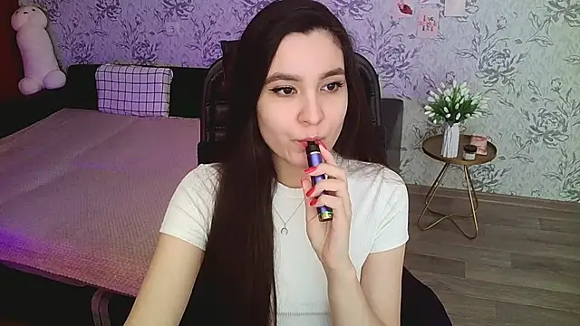 Snapshot of annie_shine chatting on December 29, 3:54 am annie shine online show from December 29, 3:54 am