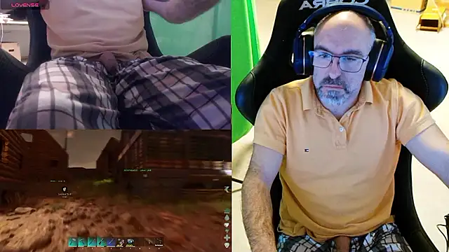 Snapshot of Crosss-23cm chatting on December 4, 7:56 pm Crosss-23cm online show from December 4, 7:56 pm