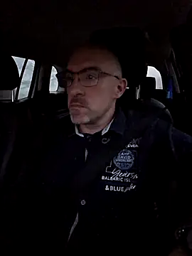 Snapshot of Crosss-23cm chatting on November 8, 4:18 pm Crosss-23cm online show from November 8, 4:18 pm