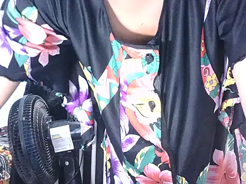 Snapshot of pornstarbrezillian chatting on January 17, 3:53 pm pornstarbrezillian online show from January 17, 3:53 pm