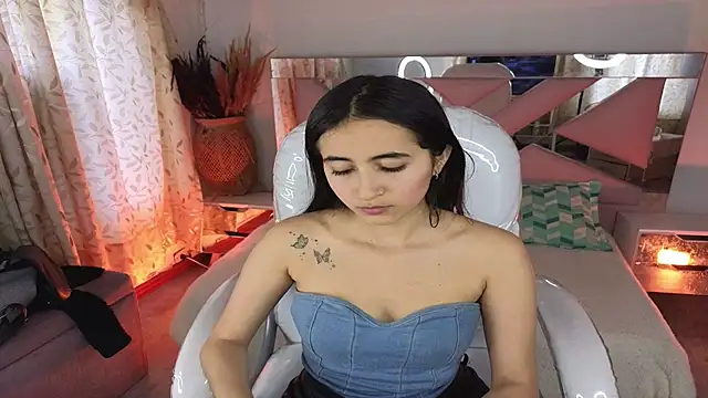 Mia Fischer online show from December 3, 7:45 pm