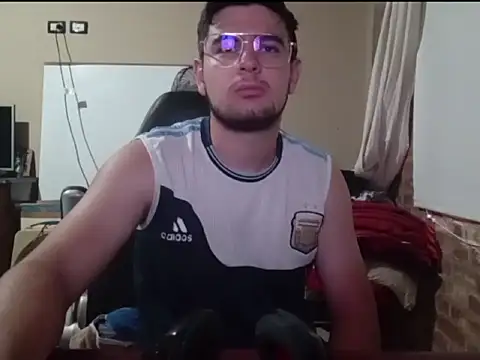 Snapshot of enzis3 chatting on February 14, 2:25 pm enzis3 online show from February 14, 2:25 pm