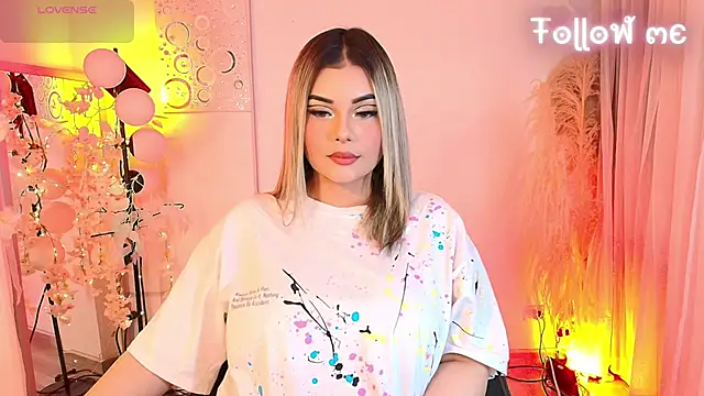 Ladydream1 online show from September 12, 11:37 pm