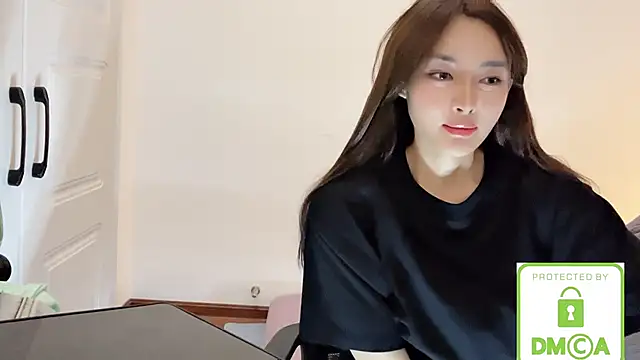 Snapshot of SarahYang chatting on May 15, 6:20 am SarahYang online show from May 15, 6:20 am