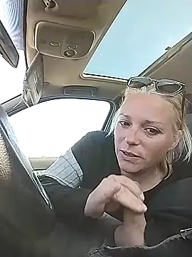 Doucelouve9 online show from March 27, 10:04 am