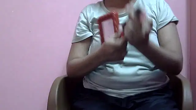 Snapshot of tripti2 chatting on December 21, 2:08 am tripti2 online show from December 21, 2:08 am