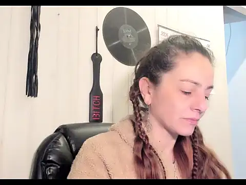 Snapshot of jessiburningheels chatting on June 21, 10:29 am jessiburningheels online show from June 21, 10:29 am