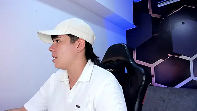 AbbySmiitth  online show from February 16, 11:45 pm