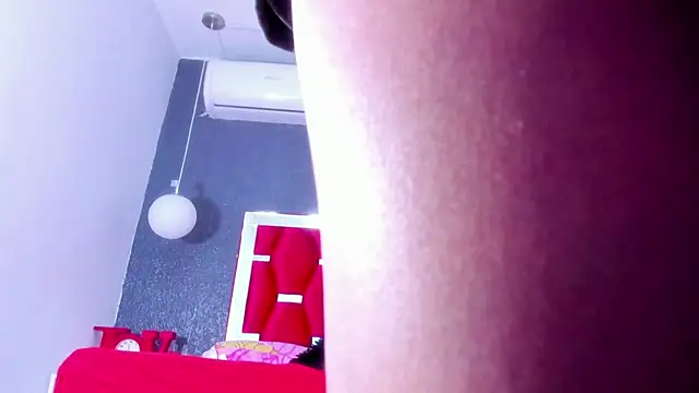 Snapshot of Little_Helen chatting on December 10, 4:17 pm Little Helen online show from December 10, 4:17 pm