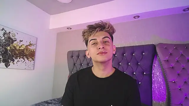 Snapshot of MrWilliseo chatting on September 24, 2:15 am MrWilliseo online show from September 24, 2:15 am