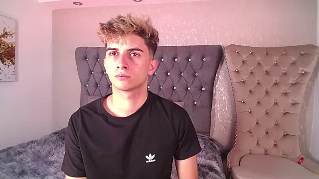 Snapshot of MrWilliseo chatting on September 26, 2:26 am MrWilliseo online show from September 26, 2:26 am