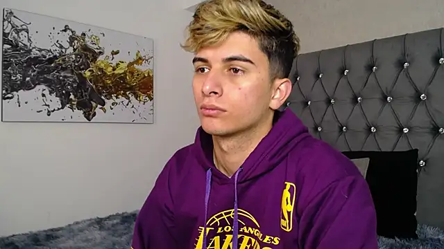 Snapshot of MrWilliseo chatting on October 1, 2:39 am MrWilliseo online show from October 1, 2:39 am