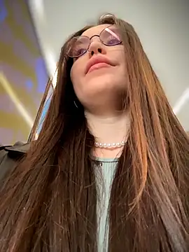 meow girl online show from April 12, 1:38 pm