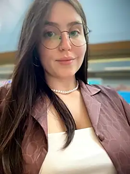 Snapshot of meow_girl chatting on June 19, 11:03 am meow girl online show from June 19, 11:03 am