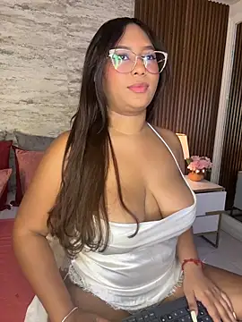 MadisonHunter2024 online show from February 4, 7:53 pm