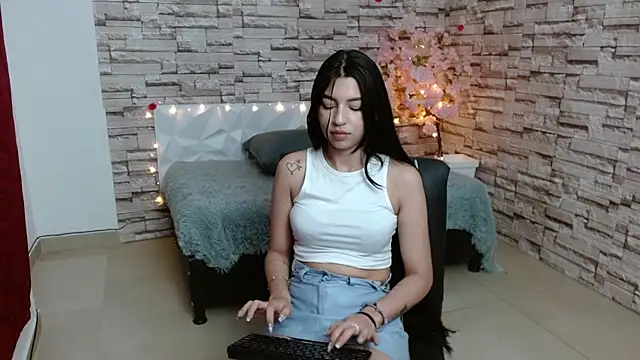 Snapshot of Vanse_lust chatting on December 6, 12:56 am Vanse lust online show from December 6, 12:56 am