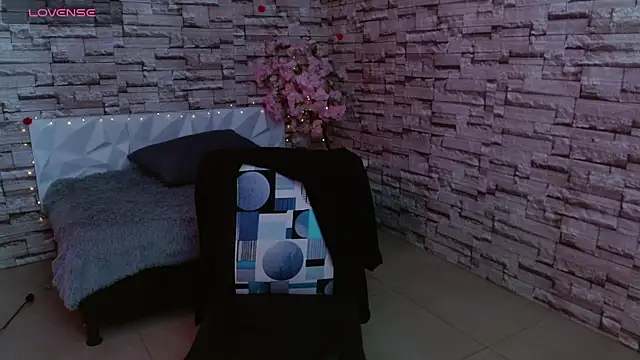 Snapshot of Vanse_lust chatting on March 8, 8:46 pm Vanse lust online show from March 8, 8:46 pm