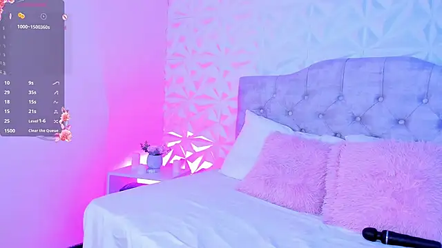 Snapshot of Miss_Ivy4 chatting on October 11, 8:18 pm Miss Ivy4 online show from October 11, 8:18 pm