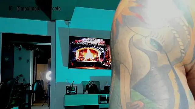 Snapshot of Maximo_Marcelo chatting on December 12, 11:14 pm Maximo Marcelo online show from December 12, 11:14 pm