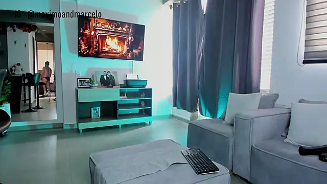 Snapshot of Maximo_Marcelo chatting on December 15, 6:15 pm Maximo Marcelo online show from December 15, 6:15 pm