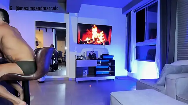 Snapshot of Maximo_Marcelo chatting on January 14, 2:08 am Maximo Marcelo online show from January 14, 2:08 am