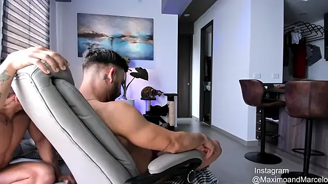 Snapshot of Maximo_Marcelo chatting on March 14, 3:14 pm Maximo Marcelo online show from March 14, 3:14 pm