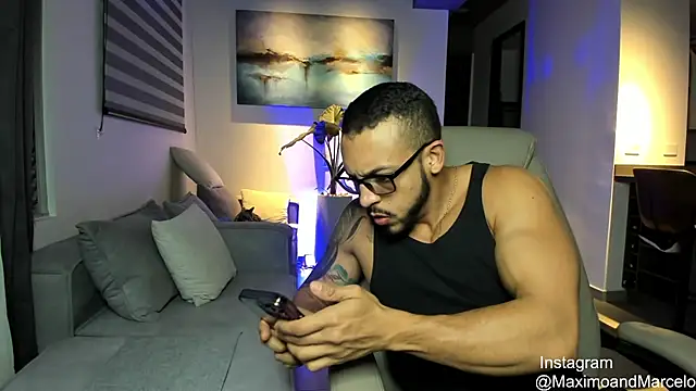 Snapshot of Maximo_Marcelo chatting on March 18, 11:20 pm Maximo Marcelo online show from March 18, 11:20 pm