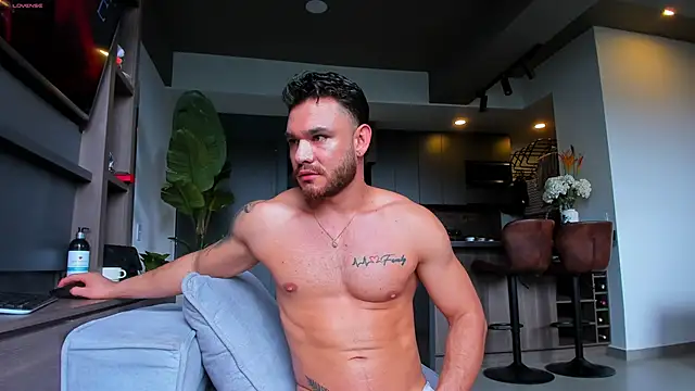 Maximo Marcelo online show from March 12, 12:55 pm