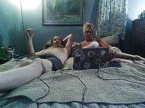 letsgetdirty1981 online show from February 5, 6:02 am
