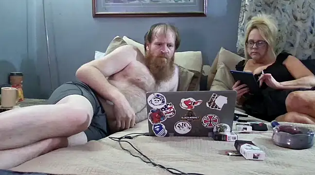 letsgetdirty1981 online show from February 14, 6:02 am