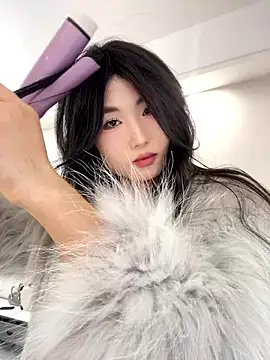 xyebobs online show from December 5, 2:22 pm