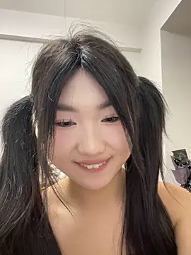 xyebobs online show from December 10, 2:06 pm