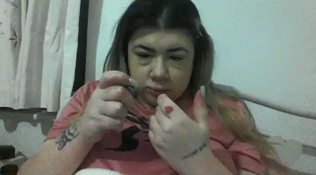 Snapshot of CamilaCherryX chatting on January 15, 2:49 am CamilaCherryX online show from January 15, 2:49 am