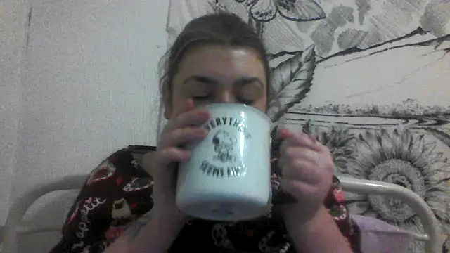 Snapshot of CamilaCherryX chatting on November 15, 7:10 pm CamilaCherryX online show from November 15, 7:10 pm