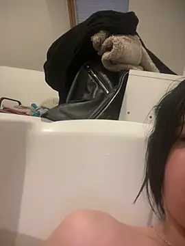 Petite moi online show from April 4, 6:49 pm