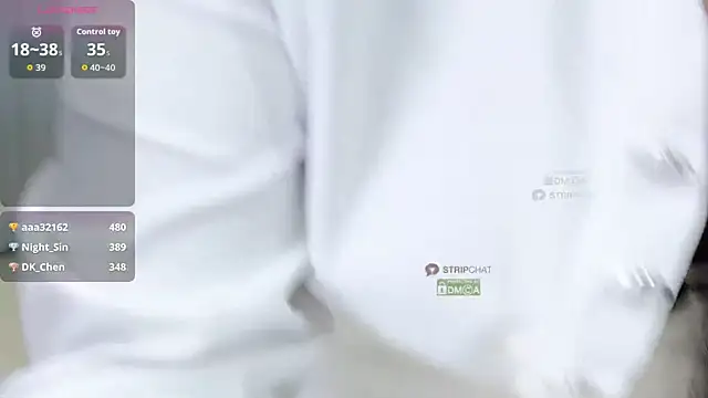 Snapshot of 808dass chatting on November 4, 7:35 pm 808dass online show from November 4, 7:35 pm