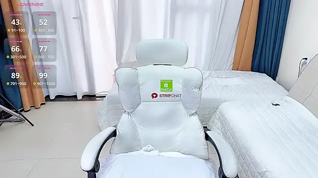 Snapshot of 808dass chatting on January 7, 9:12 am 808dass online show from January 7, 9:12 am