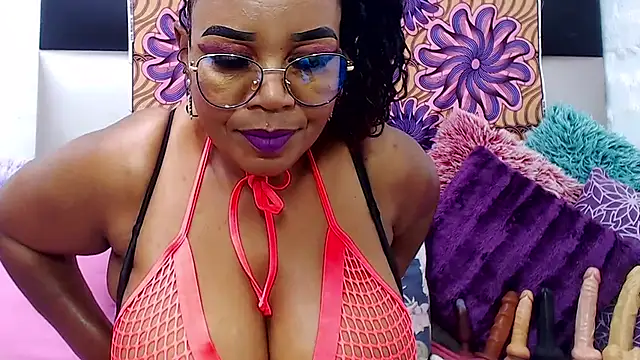 Snapshot of MATURExxxASS chatting on October 4, 1:36 am MATURExxxASS online show from October 4, 1:36 am