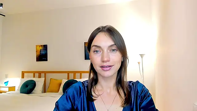 Snapshot of LovelyeeMia chatting on December 5, 6:55 pm LovelyeeMia online show from December 5, 6:55 pm