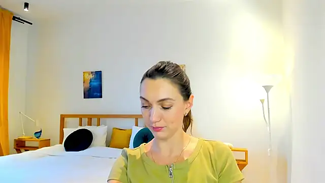 Snapshot of LovelyeeMia chatting on December 10, 10:49 am LovelyeeMia online show from December 10, 10:49 am